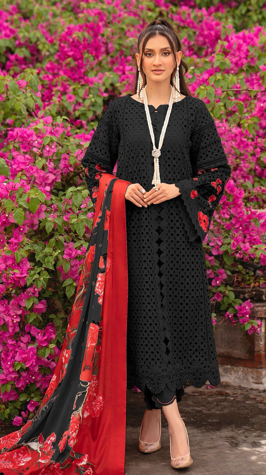 ITHD Chikan Kari Lawn Heavy Embroidered 3PC Black Code